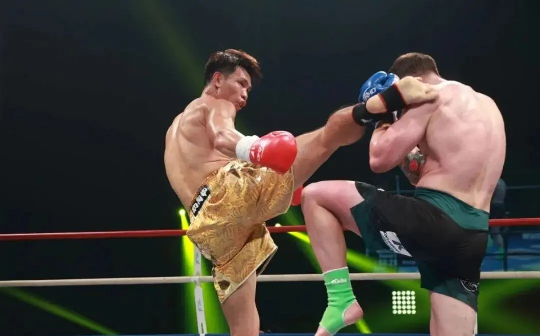 夺得金腰带, 得MAX总