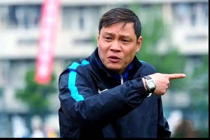 名宿执教需, 非制衡, 管理脱节等